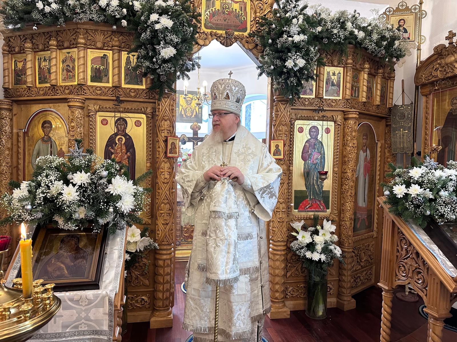 В праздник Собора Пресвятой Богородицы в храме преп. Сергия Радонежского Карлсхорсте совершено архиерейское богослужение