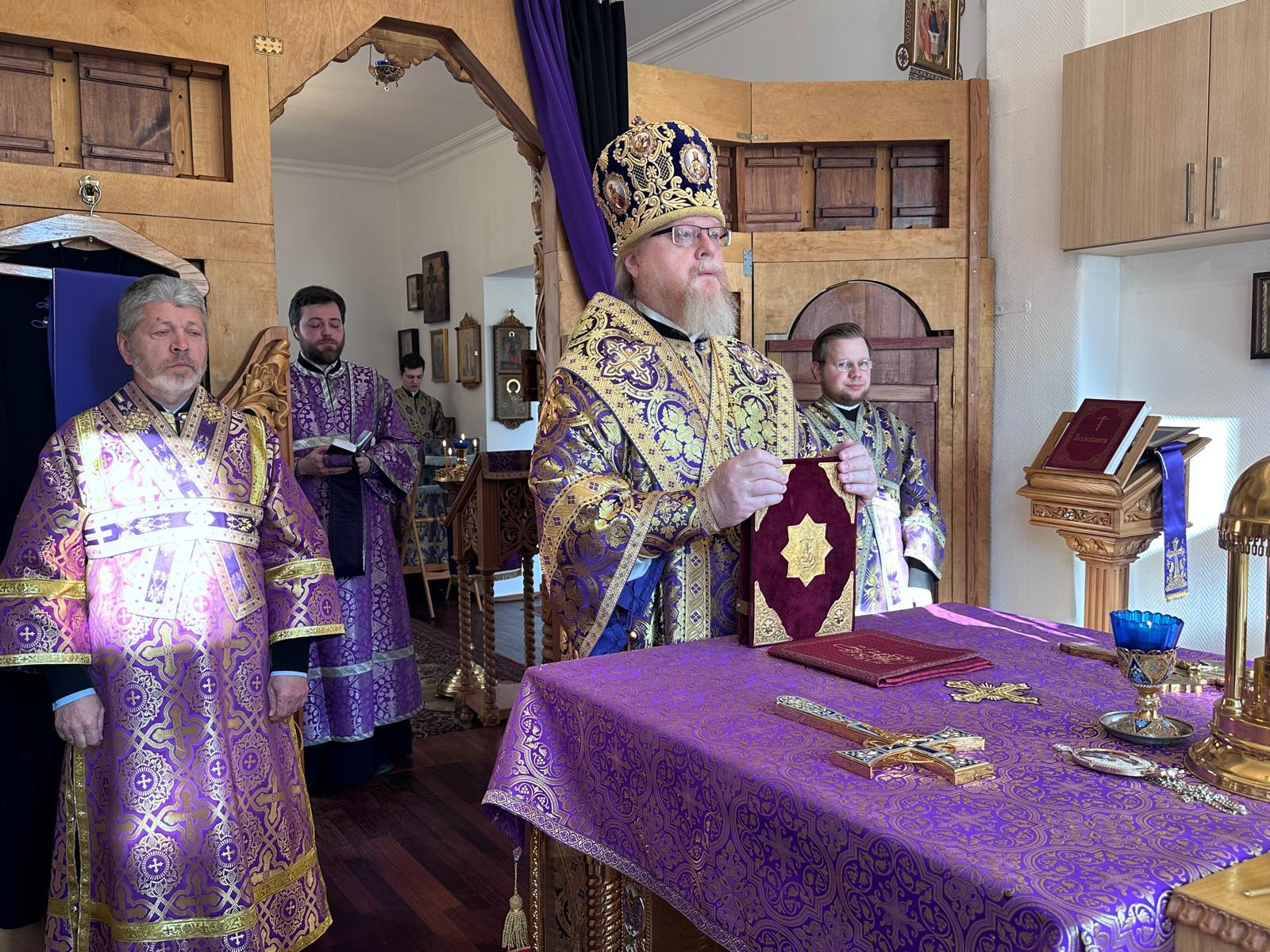 В субботу 1-й седмицы Великого поста управляющий епархией совершил Литургию в храме преп. Сергия Радонежского в Карлсхорсте